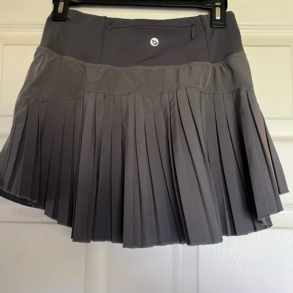 Women’s baleaf pleated gray athletic skirt - Picture 1 of 5
